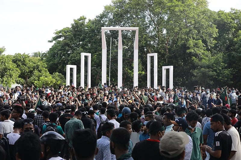 Quota reform activists gather at Central Shaheed Minar
